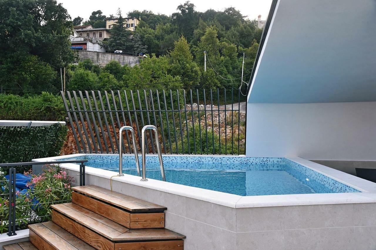 Apartments In Villa Ziza, Rooftop Swimming Pool Opatija Habitación foto